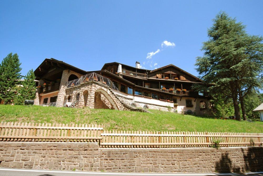 Park Hotel Villa Trunka Lunka Cavalese Exterior foto