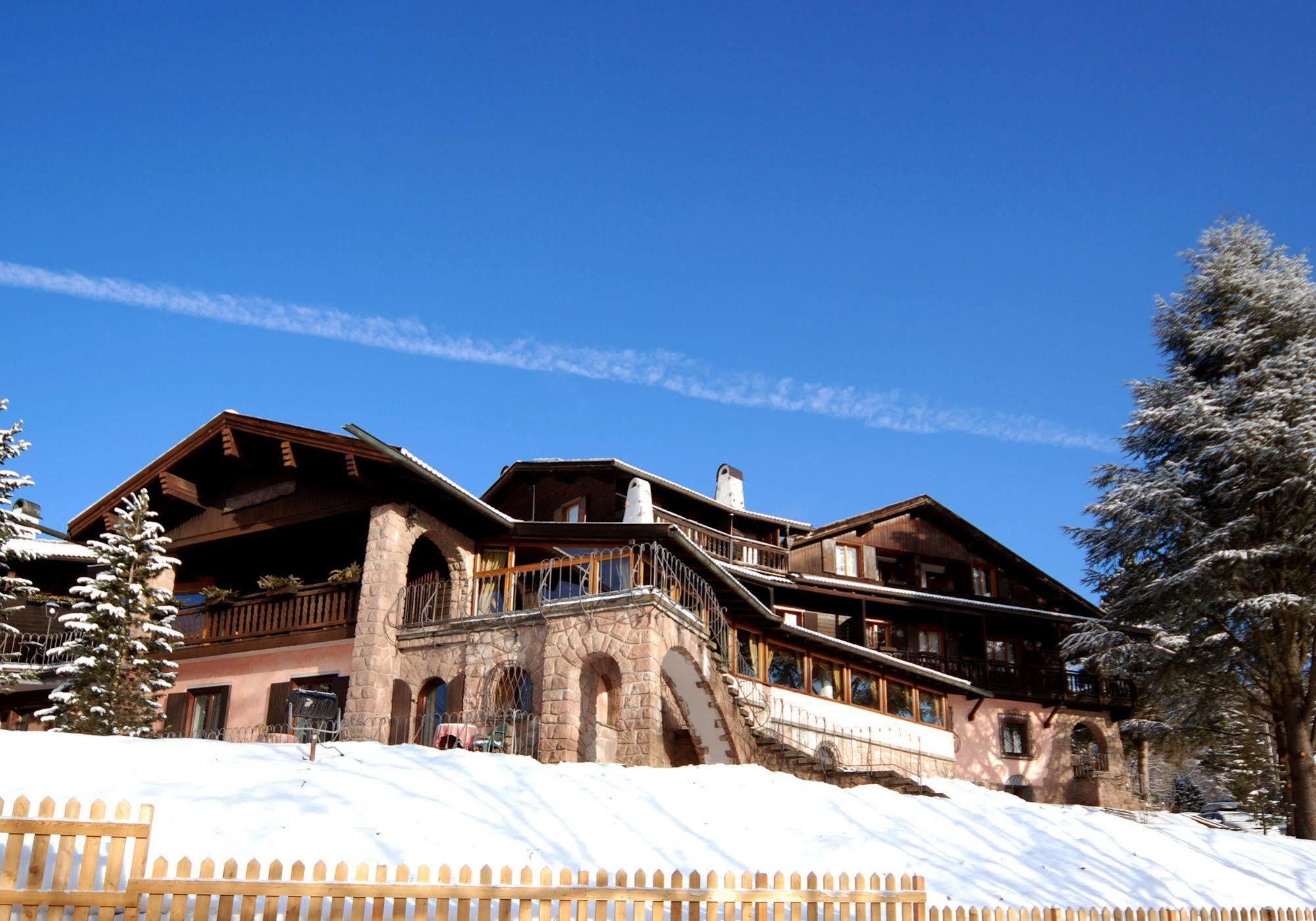 Park Hotel Villa Trunka Lunka Cavalese Exterior foto