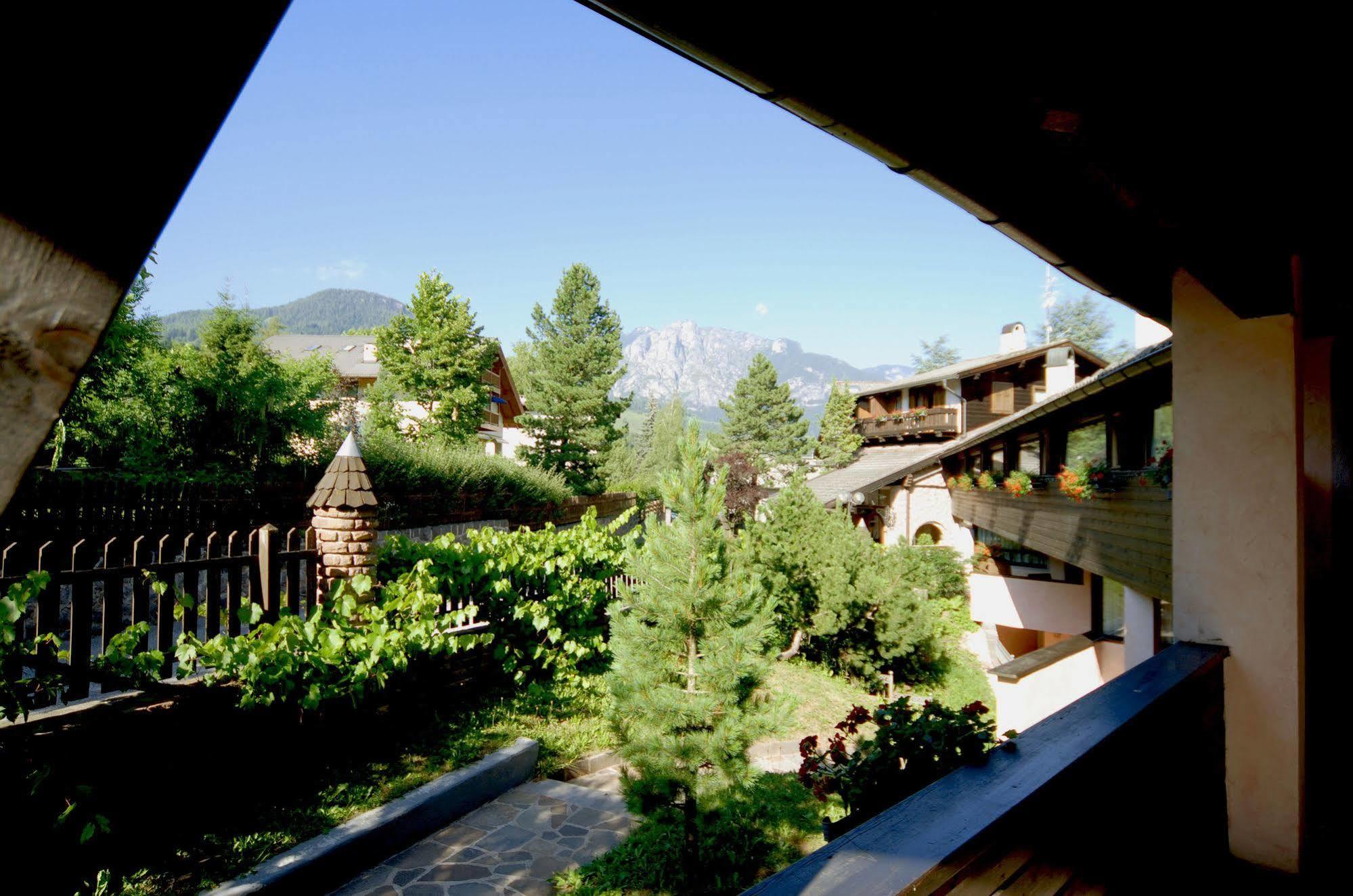 Park Hotel Villa Trunka Lunka Cavalese Exterior foto