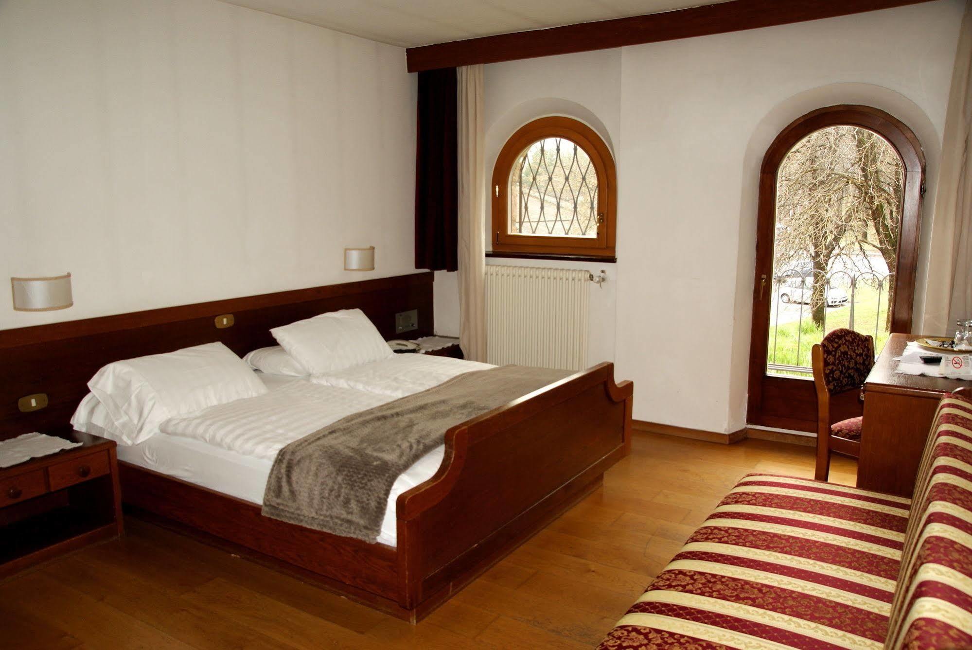 Park Hotel Villa Trunka Lunka Cavalese Exterior foto