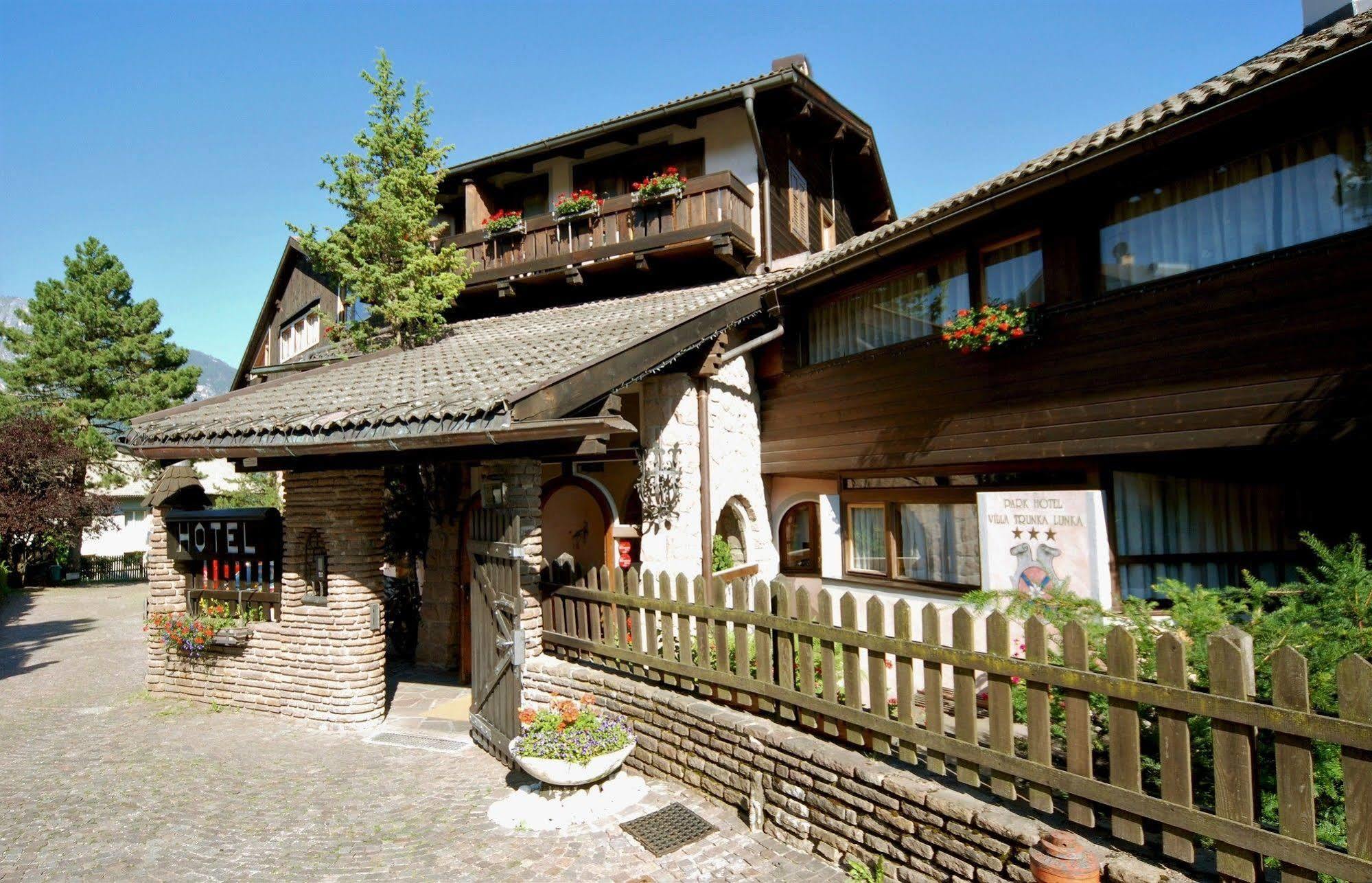 Park Hotel Villa Trunka Lunka Cavalese Exterior foto